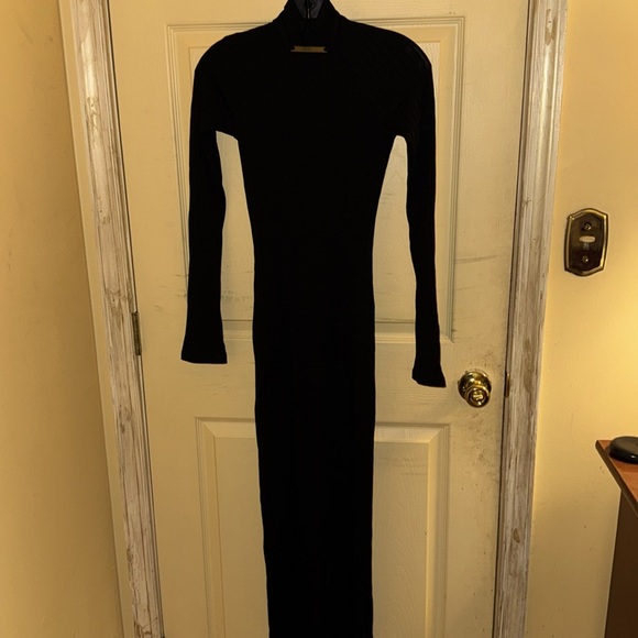 Black Ribbed Maxi Dress with Mock Neck and Slit - Picture 6 of 6